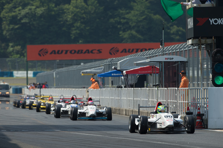 公式予選: 15分間のセッションがスタート