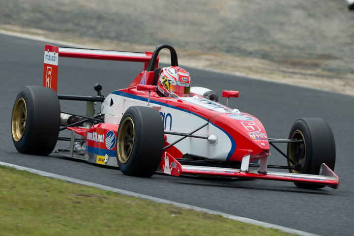 決勝レース: 牧野任祐（A:マルサンミスト制動屋Rn・SPORTS）