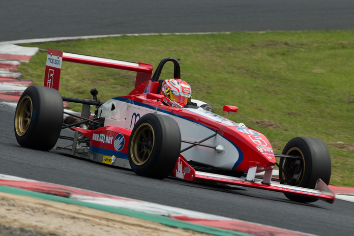 決勝レース: 牧野任祐（A:マルサンミスト制動屋Rn・SPORTS）