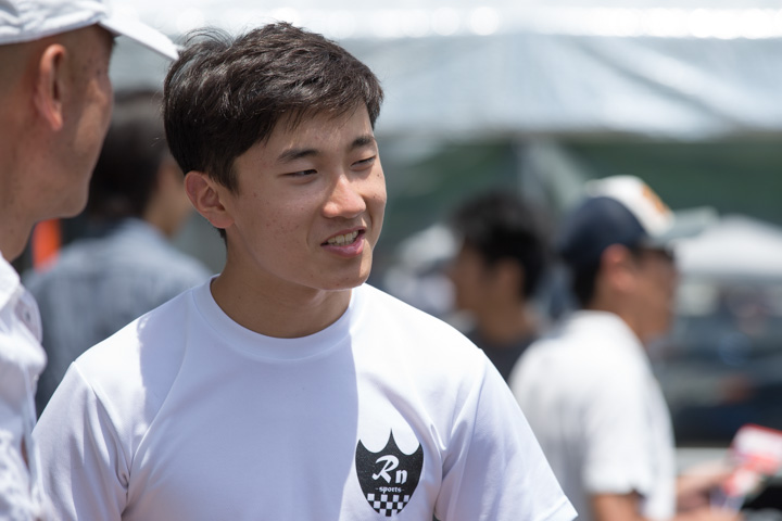 ピットウォーク: 牧野任祐（A:マルサンミスト制動屋Rn・SPORTS）