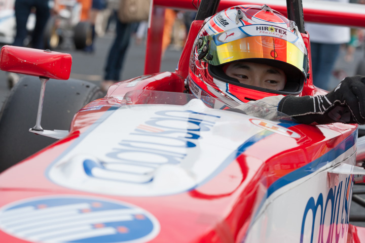 決勝レース: 牧野任祐（A:マルサンミスト制動屋Rn・SPORTS）