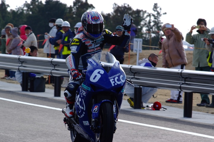 中勢バイパス鈴鹿工区開通記念イベント: TSRのJSB1000マシン