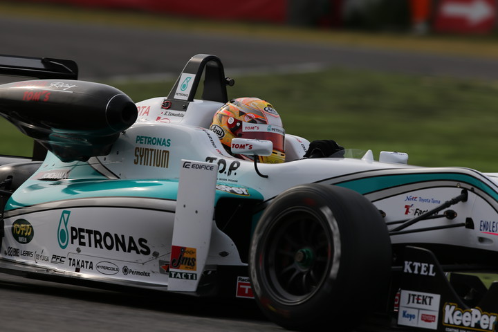 総合優勝した山下健太（トムス）