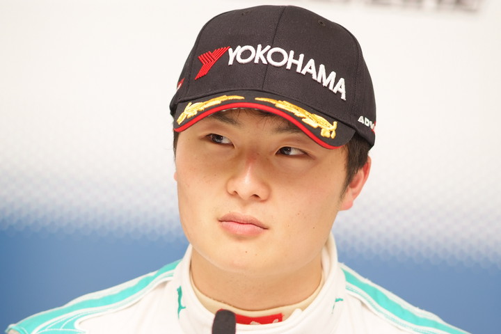 決勝記者会見: 総合3位は山下健太（トムス）