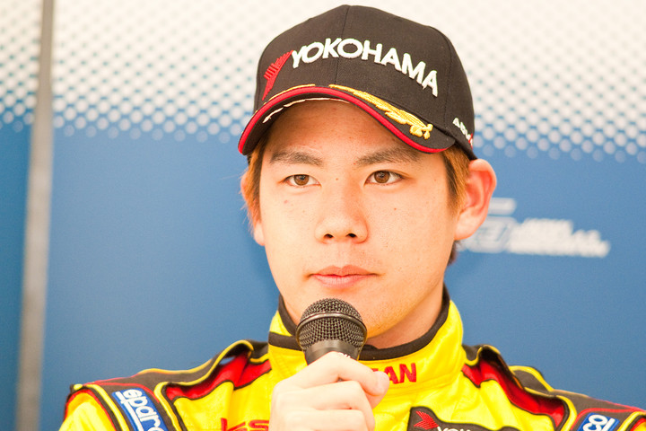 決勝記者会見: 3位の高星明誠（B-MAX NDDP F312）