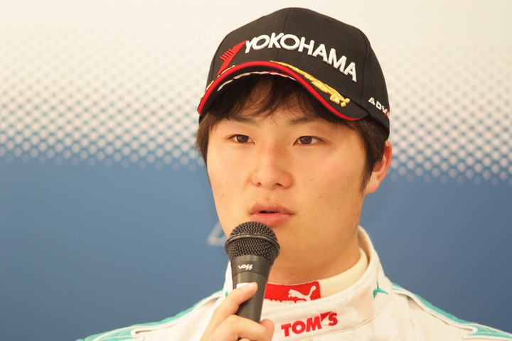 決勝記者会見: 2位の山下健太（PETRONAS TOM'S F314）