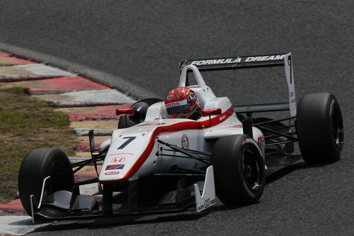ポールポジションは松下信治（HFDP RACING F312）