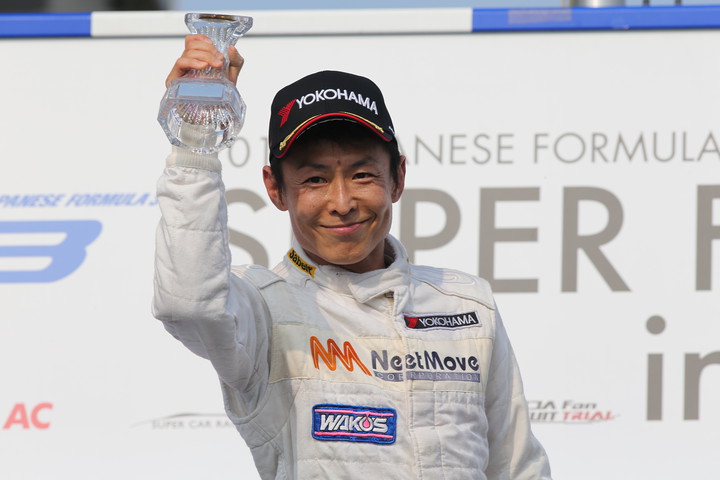 Nクラスで優勝した小泉洋史（Net Move Hanashima Racing）