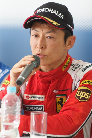 決勝記者会見: Nクラス優勝の小泉洋史（Net Move Hanashima Racing）
