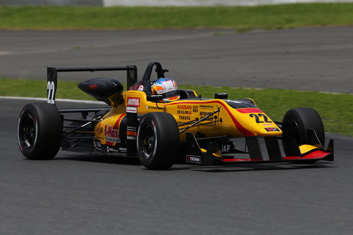 ポールポジションは高星明誠（B-MAX NDDP F312）