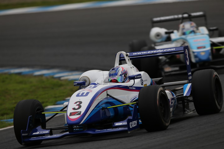 Nクラス決勝2位は三浦愛（EXEDY RACING F307）