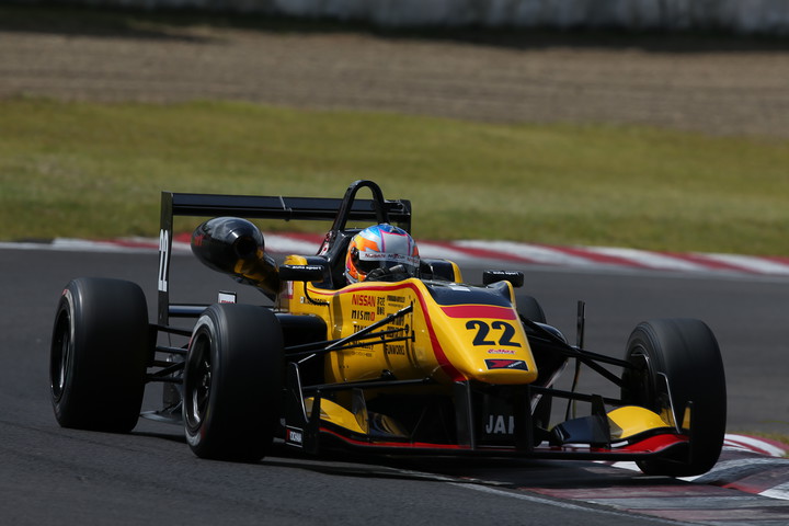 ポールポジションは高星明誠（B-MAX Racing Team）