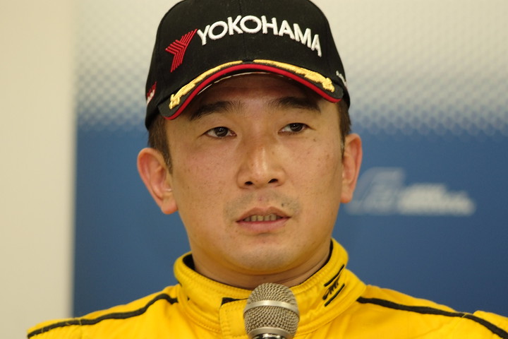 決勝記者会見: Nクラス3位のドラゴン（B-MAX Racing Team）