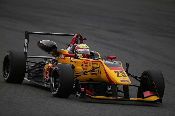 ポールポジションは佐々木大樹（B-MAX Racing Team with NDDP	）