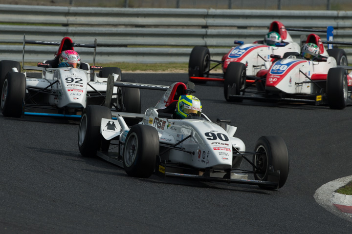 15周の決勝レースが始まった（FCクラス）