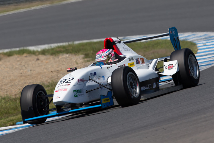 FCクラスポールポジションは坪井翔（美人＆LTVフィールドFTRS）