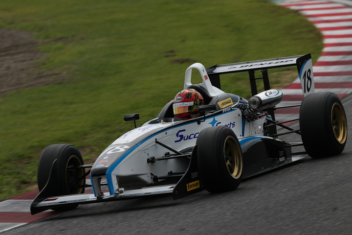 ポールポジションの平木湧也（SUCCEED SPORTS F108）