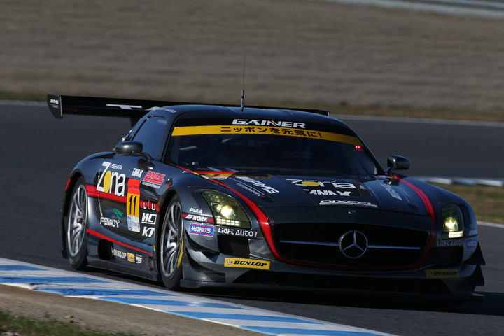 公式練習: GT300クラストップタイムは平中克幸／ビヨン・ビルドハイム組（GAINER DIXCEL SLS）