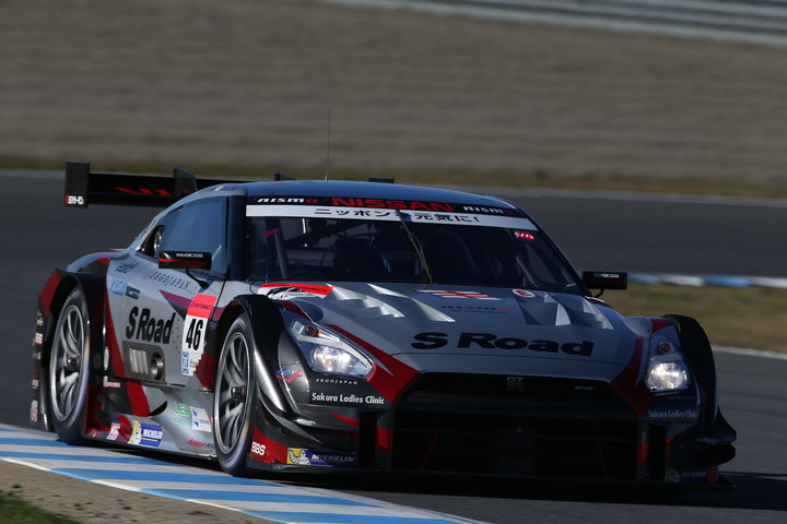 公式練習: GT500クラス3位は本山哲／柳田真孝組（S Road MOLA GT-R）