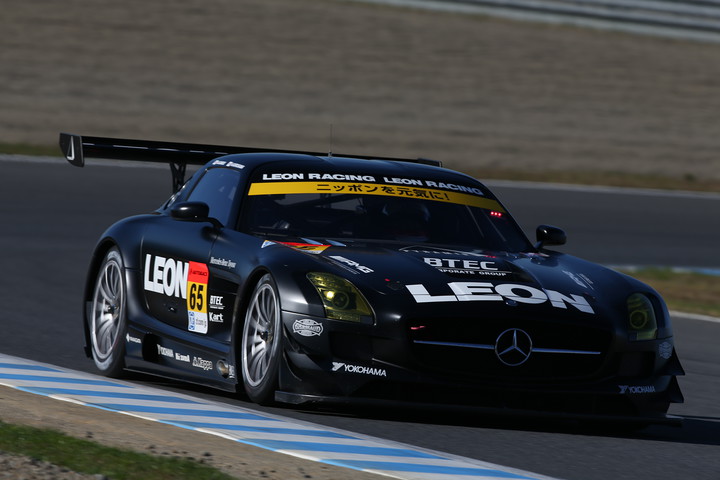 公式練習: GT300クラス3位は黒澤治樹／蒲生尚弥組（LEON SLS）