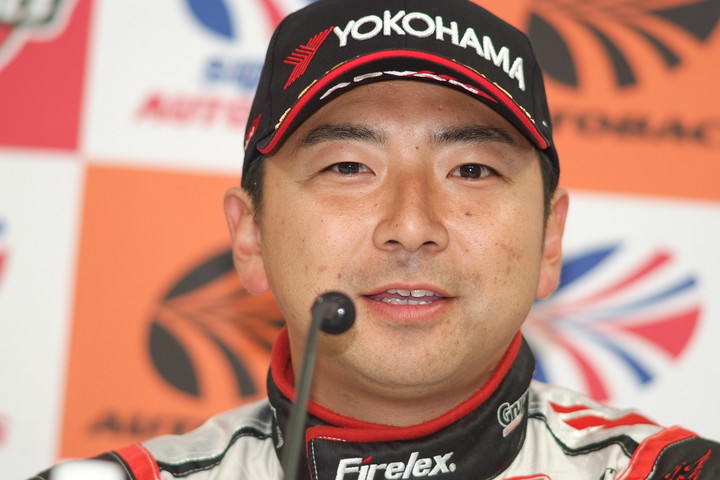 決勝記者会見: GT300クラス優勝＆ドライバーズチャンピオンの片岡龍也（グッドスマイル初音ミクZ4）