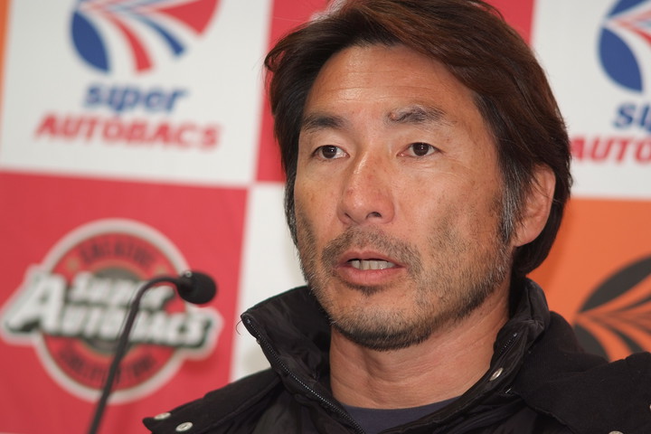 決勝記者会見: GT300クラスチームチャンピオン監督の田中哲也（GAINER）