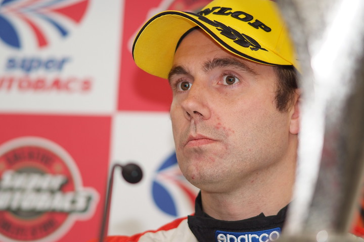 決勝記者会見: GT300クラス優勝のビヨン・ビルドハイム（GAINER DIXCEL SLS）