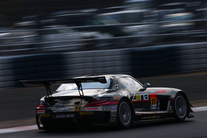 公式テスト岡山: 平中克幸／ビヨン・ビルドハイム組（GT300:GAINER DIXCEL SLS）