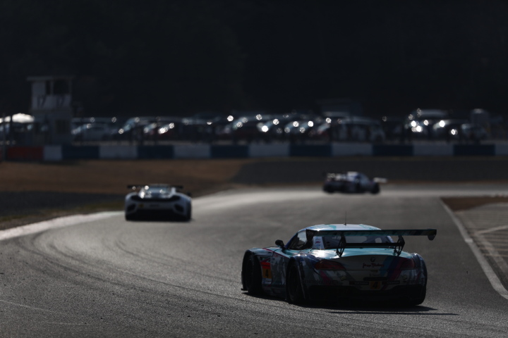 公式テスト岡山: 谷口信輝／片岡龍也組（GT300:グッドスマイル 初音ミク Z4）