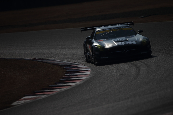 公式テスト岡山: 黒澤治樹／峰尾恭輔組（GT300:LEON SLS）