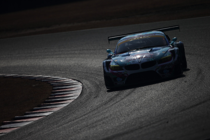 公式テスト岡山: 谷口信輝／片岡龍也組（GT300:グッドスマイル 初音ミク Z4）