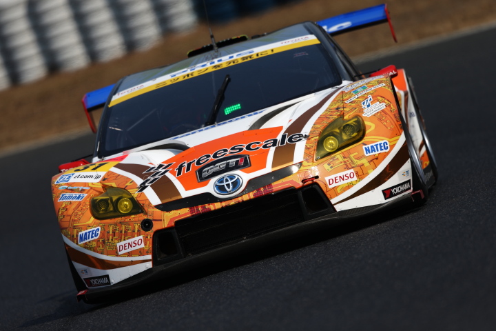 公式テスト岡山: 新田守男／嵯峨宏紀組（GT300:OGT Panasonic PRIUS）