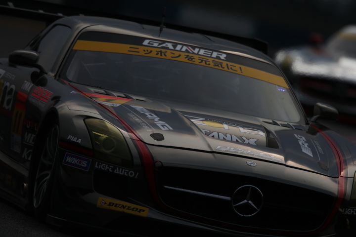 公式テスト岡山: 平中克幸／ビヨン・ビルドハイム組（GT300:GAINER DIXCEL SLS）