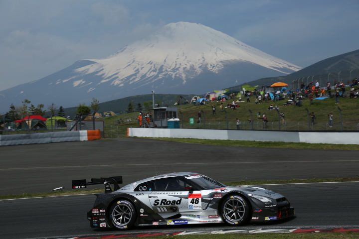 公式練習: 本山哲／柳田真孝組（GT500:S Road MOLA GT-R）