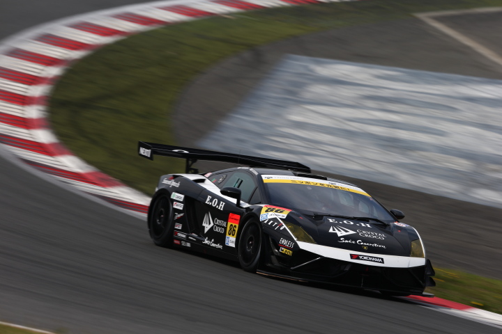 公式練習: 細川慎弥／山西康司組（GT300:クリスタルクロコ ランボルギーニ GT3）