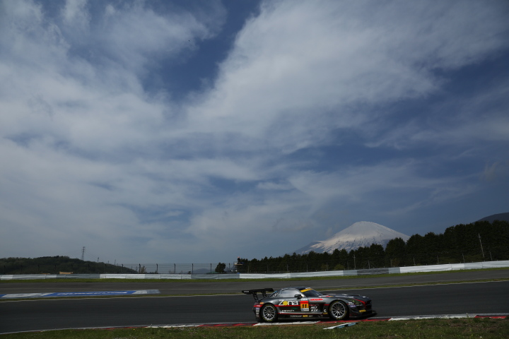 公式練習: 平中克幸／ビヨン・ビルドハイム組（GT300:GAINER DIXCEL SLS）