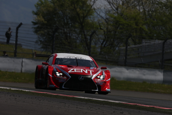 公式練習: 立川祐路／平手晃平組（GT500:ZENT CERUMO RC F）