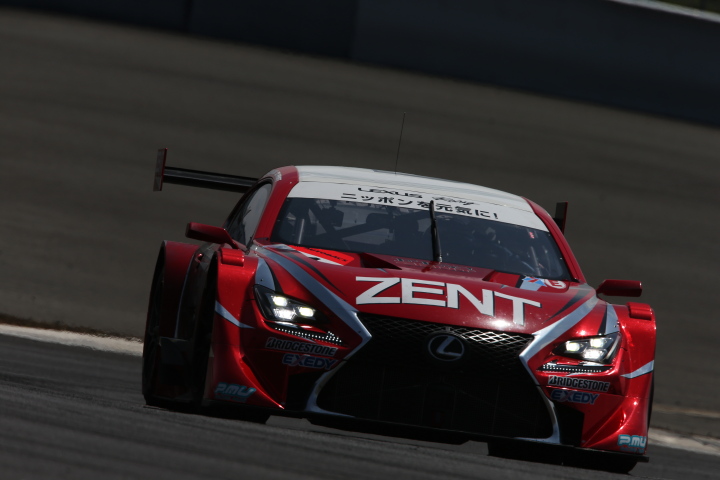 公式練習: 立川祐路／平手晃平組（GT500:ZENT CERUMO RC F）