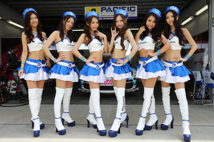 ピットウォーク: レースクイーン