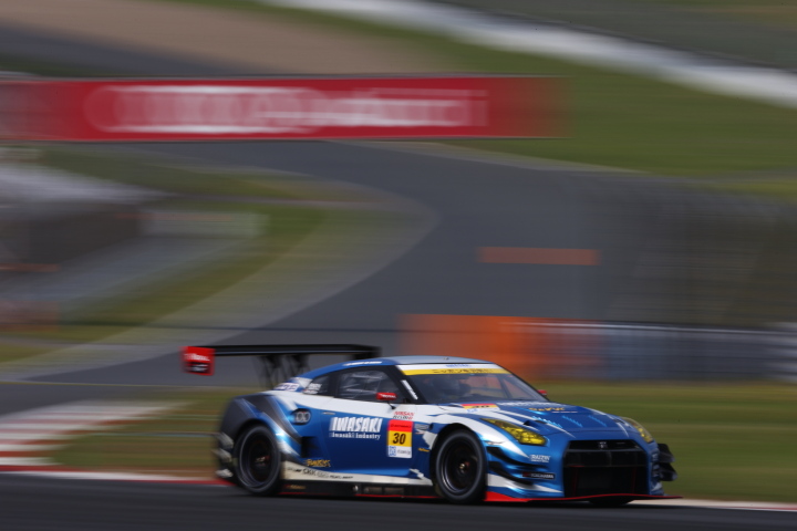 ノックアウト予選: 岩崎祐貴／影山正美組（GT300:IWASAKI apr GT-R）