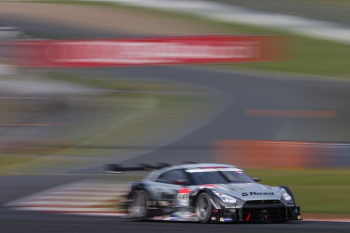 ノックアウト予選: 本山哲／柳田真孝組（GT500:S Road MOLA GT-R）