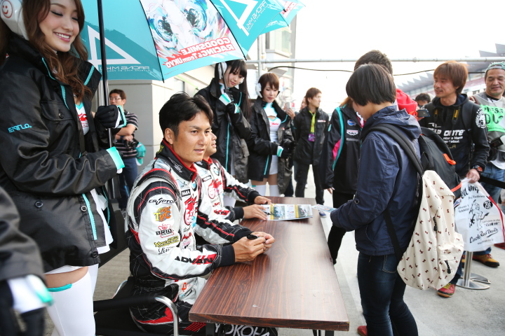 キッズウォーク: 谷口信輝（GT300:グッドスマイル 初音ミク Z4）