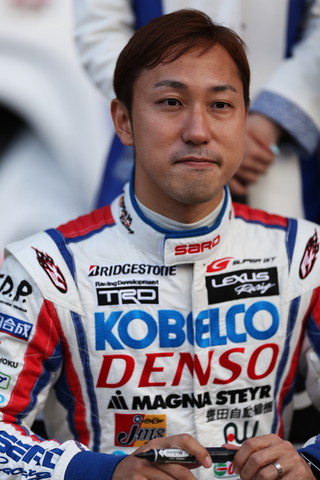 キッズウォーク: 石浦宏明（GT500:DENSO KOBELCO SARD RC F）