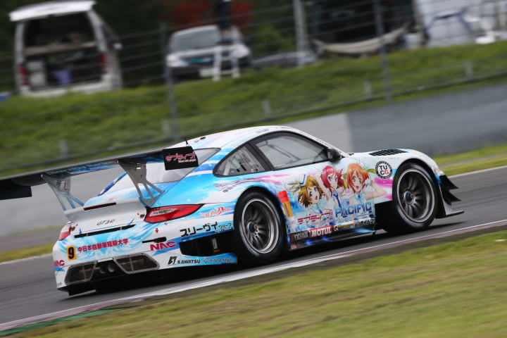 公式練習: 白坂卓也／アンドレ・クート組（GT300:国立音ノ木坂学院NACポルシェwith DR）