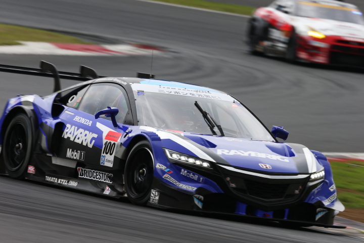 公式練習: 小暮卓史／武藤英紀組（GT500:RAYBRIG NSX CONCEPT-GT）