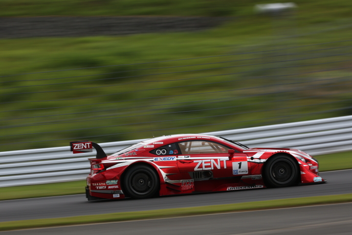 公式練習: 立川祐路／平手晃平組（GT500:ZENT CERUMO RC F）