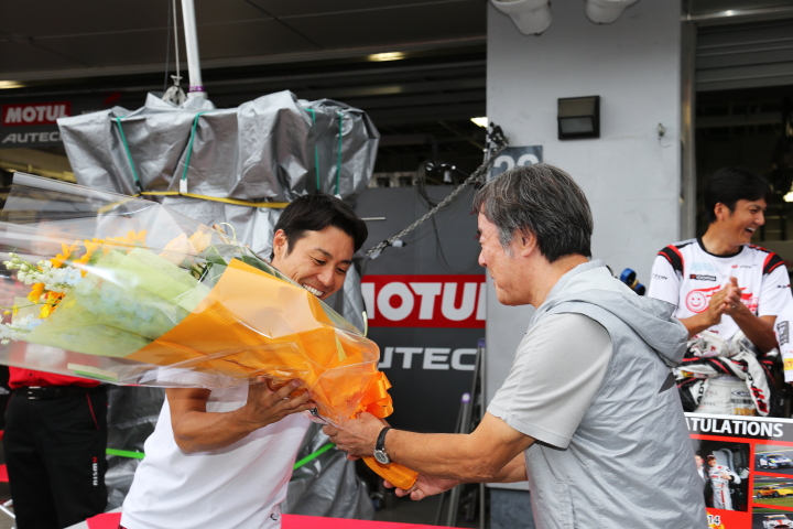 GTキッズウォーク: 星野一樹、GT参戦100戦記念セレモニー