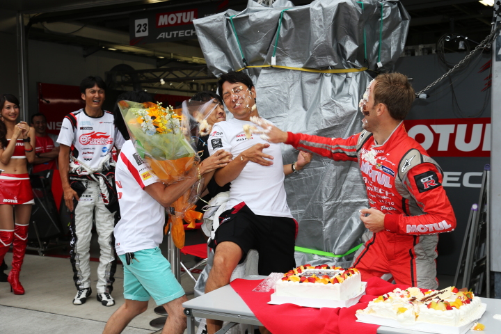 GTキッズウォーク: ロニー・クインタレッリ、誕生祝いパーティー