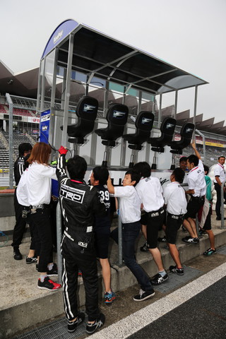 GTキッズウォーク: LEXUS TEAM SARDの司令塔