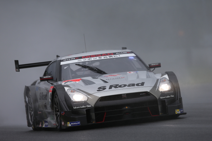 フリー走行: 本山哲／柳田真孝組（GT500:S Road MOLA GT-R）